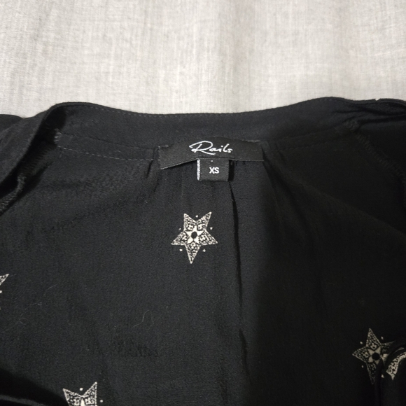 RAILS Jasmine Black Rivet Star Teired Mini Dress Size XS Smock Waist Long Sleeve - Picture 3 of 7